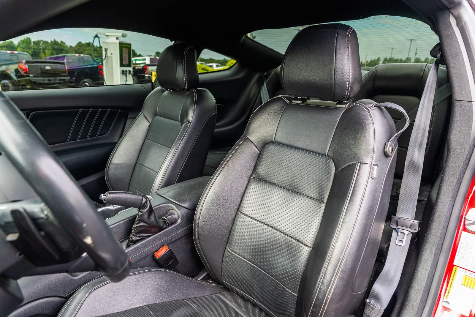 Used 2019 Red Ford GT Premium image 18