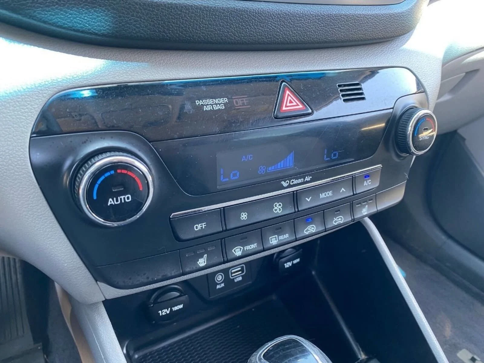 Used 2018 Molten Silver Hyundai Value image 35