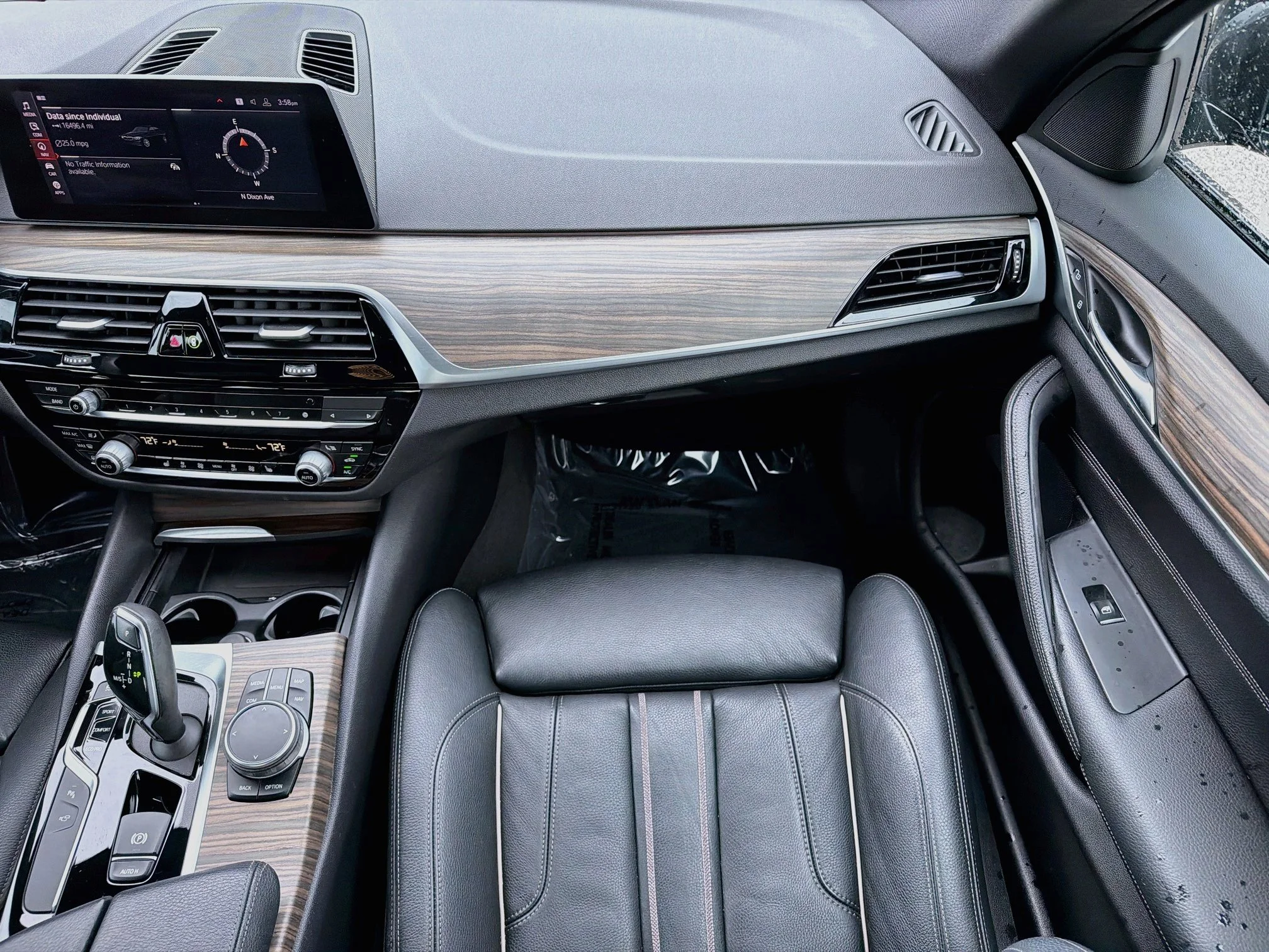 Used 2020 Black Sapphire Metallic BMW 530i image 19