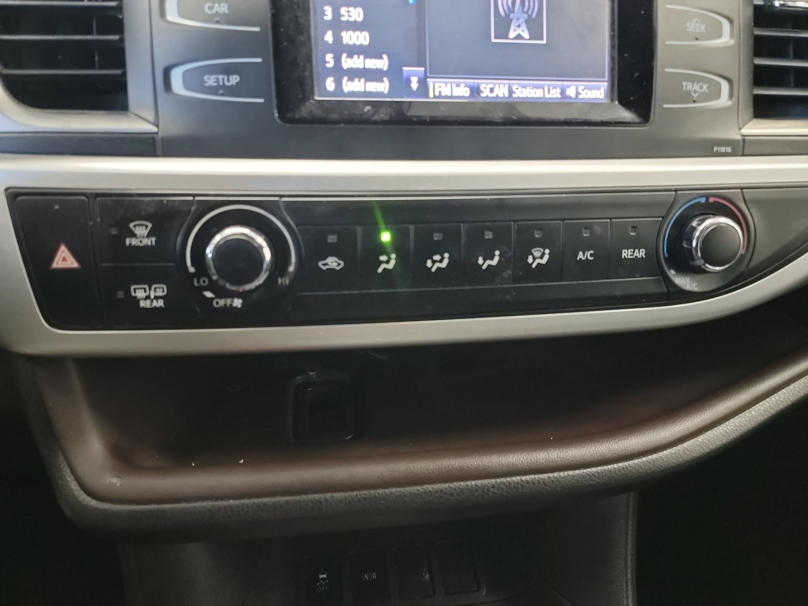 Used 2019 Midnight Black Metallic Toyota LE image 20