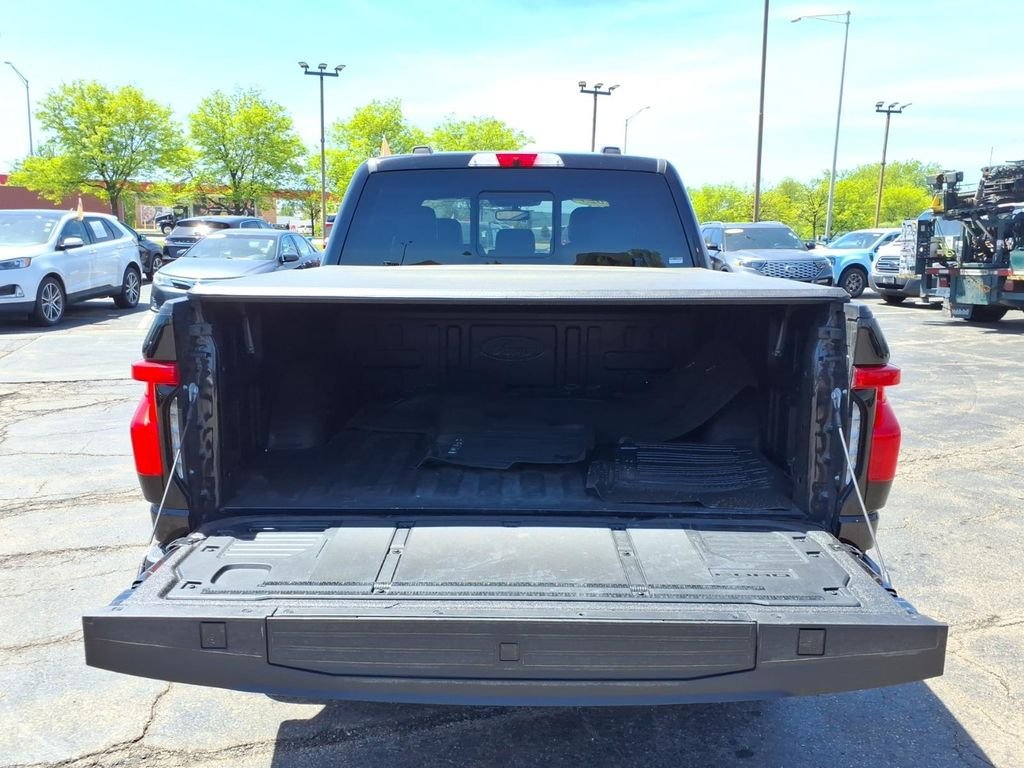 Used 2025 Black Ford Lariat image 33