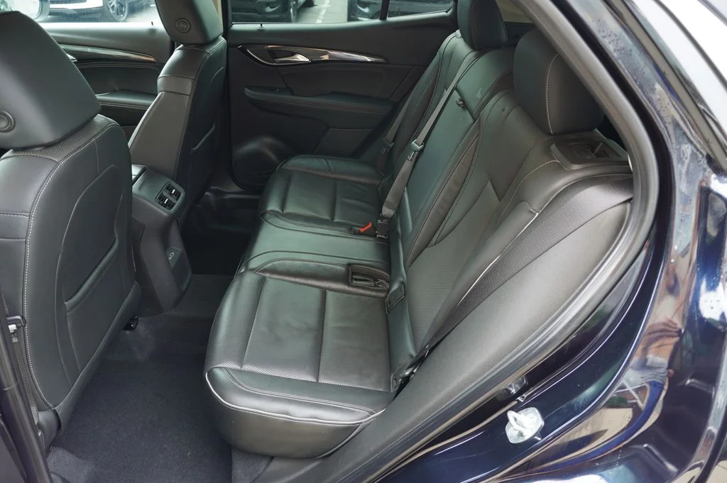 Used 2021 Blue Buick Essence image 32