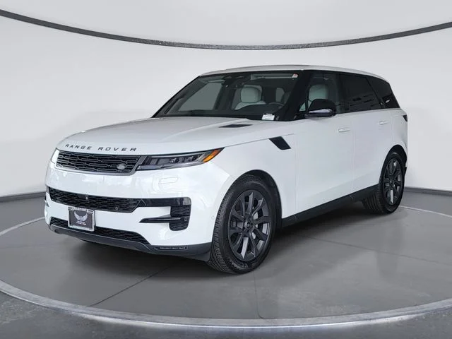 Used 2024  Land Rover SE image 4