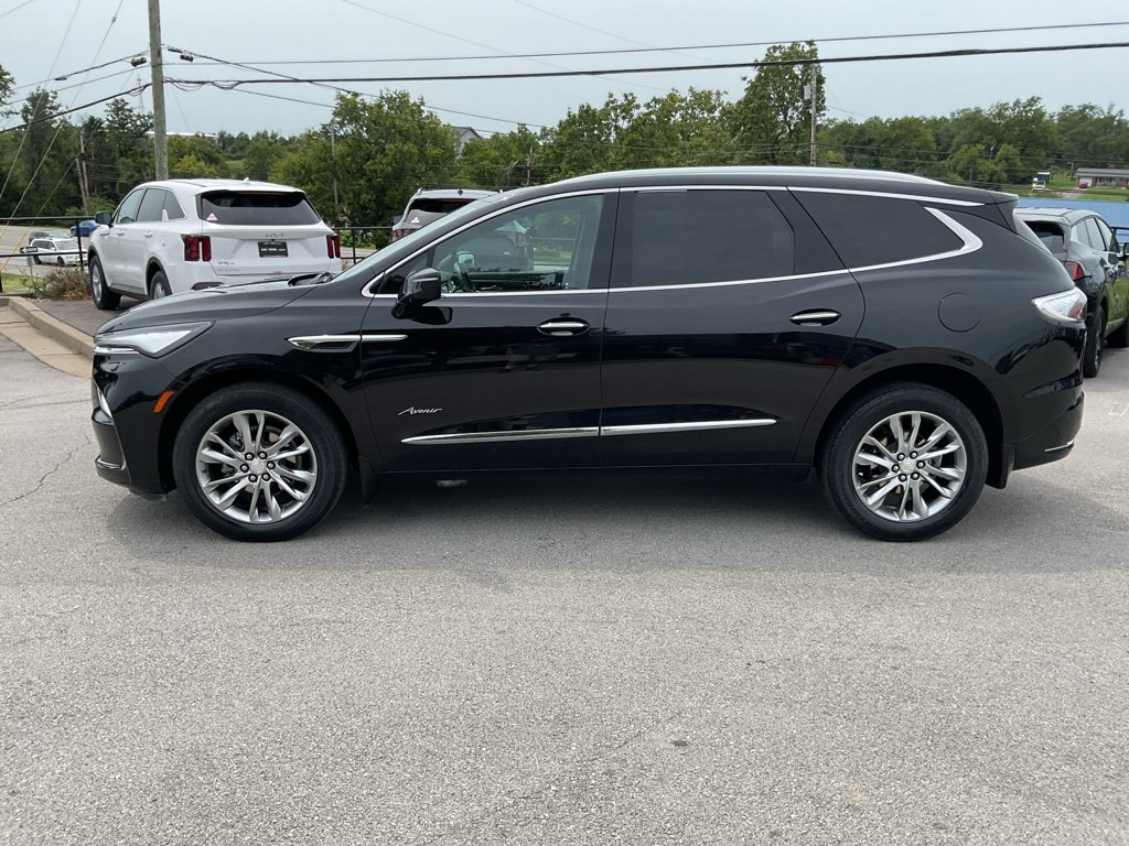 Used 2022 Ebony Twilight Metallic Buick Avenir image 7