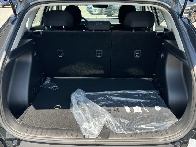 Used 2027 Black Hyundai SE image 34