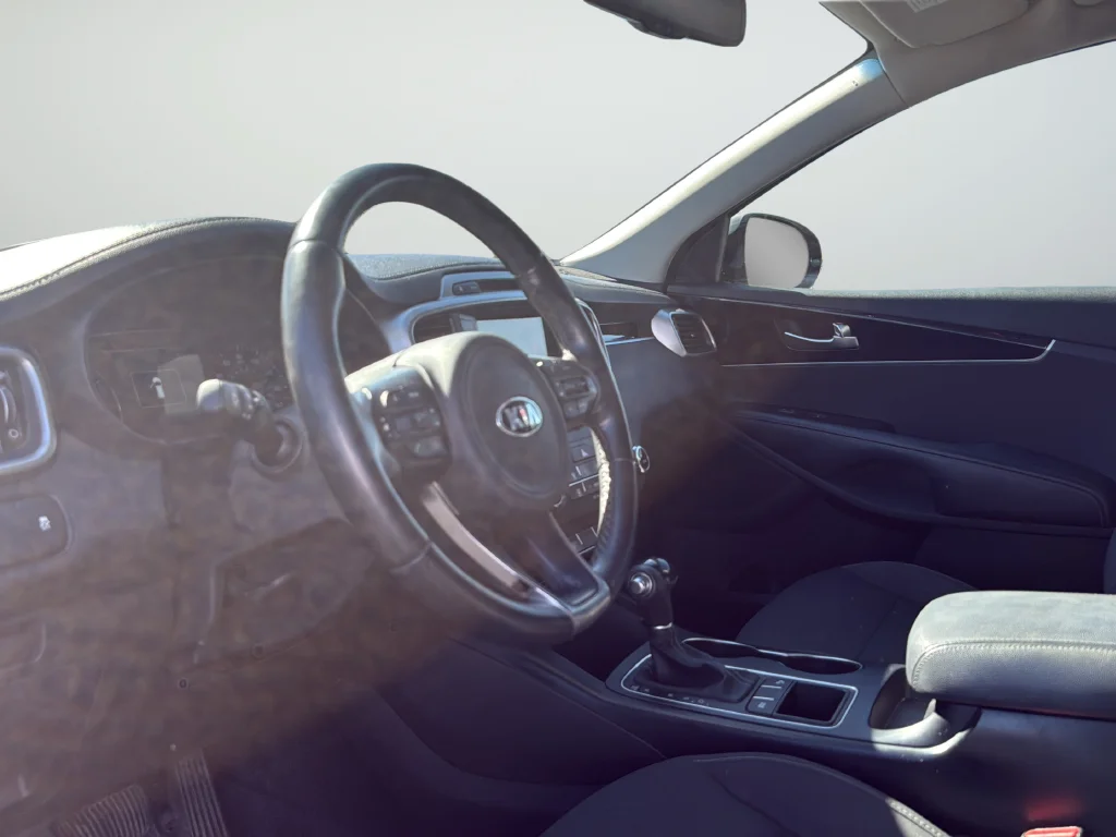 Used 2017 Silver Kia LX image 9