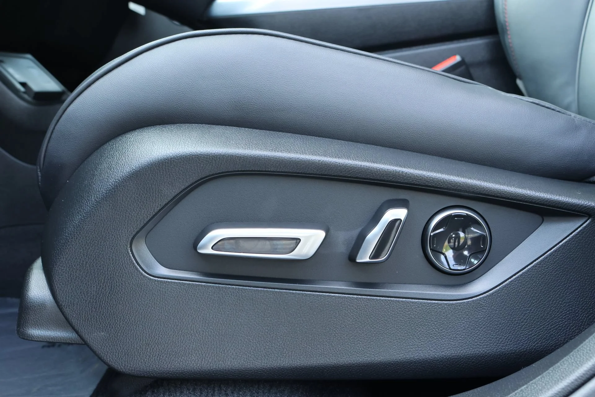 2026 Acura RDX A-Spec Package - Photo 47