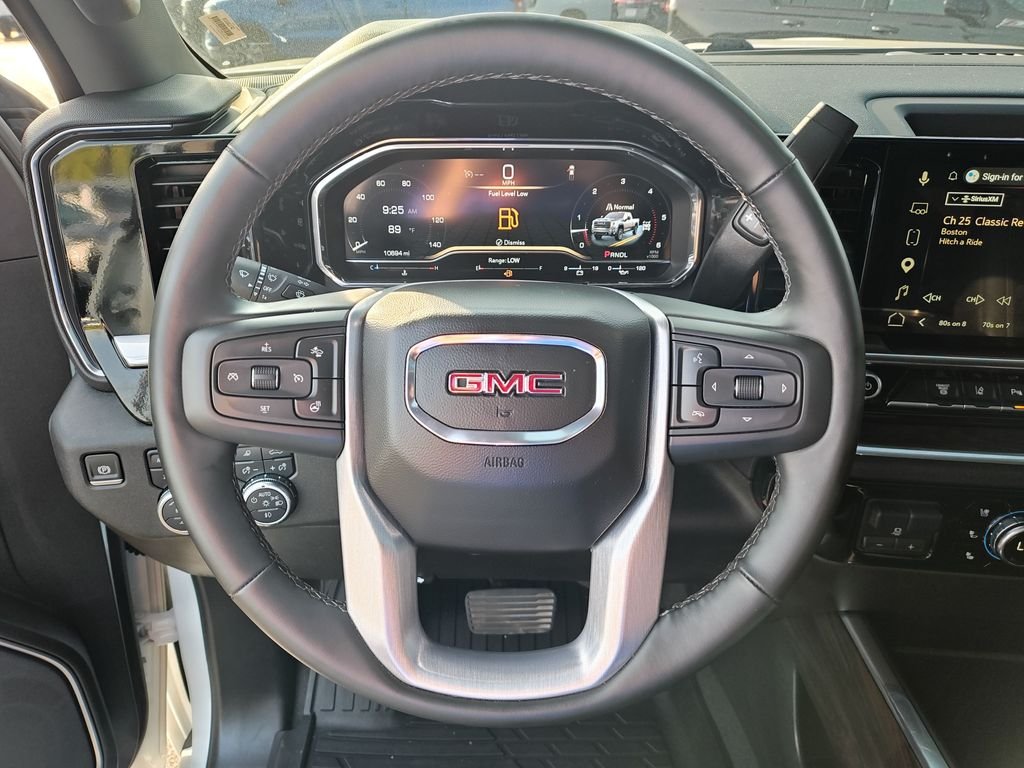 Used 2025 White GMC SLT image 17