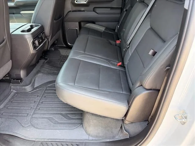Used 2024 White GMC SLT image 16