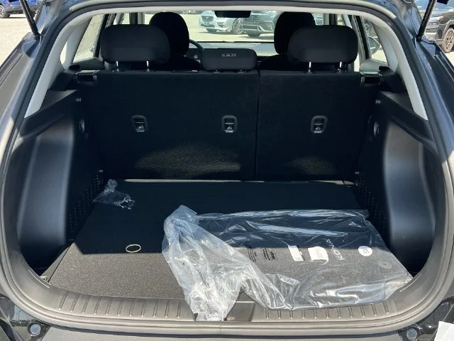Used 2027 Black Hyundai SE image 34