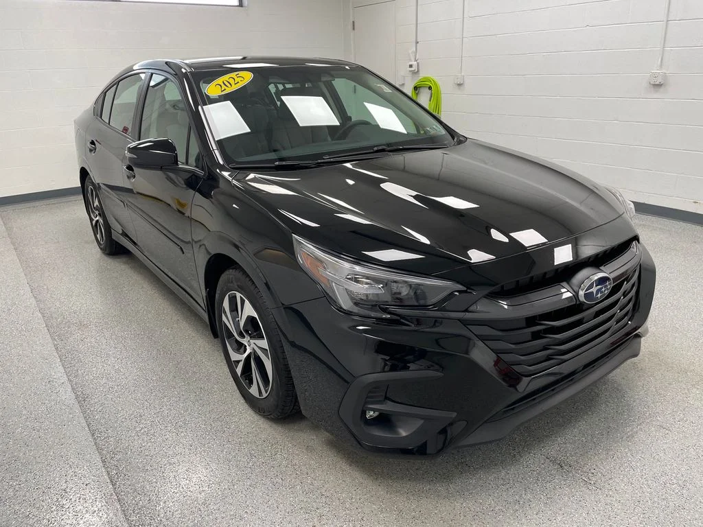 Used 2025 Crystal Black Silica Subaru Premium image 4