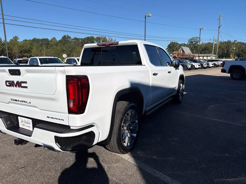 Used 2023 SUMMIT WHITE GMC Denali image 5