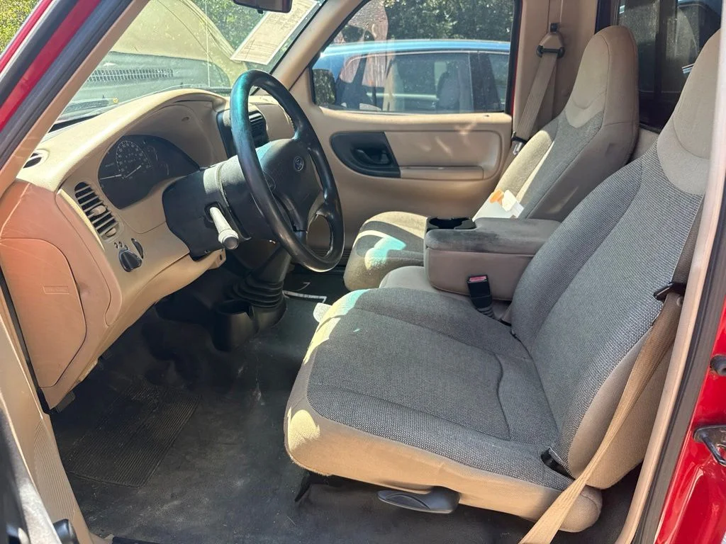 Used 2002  Ford  image 5