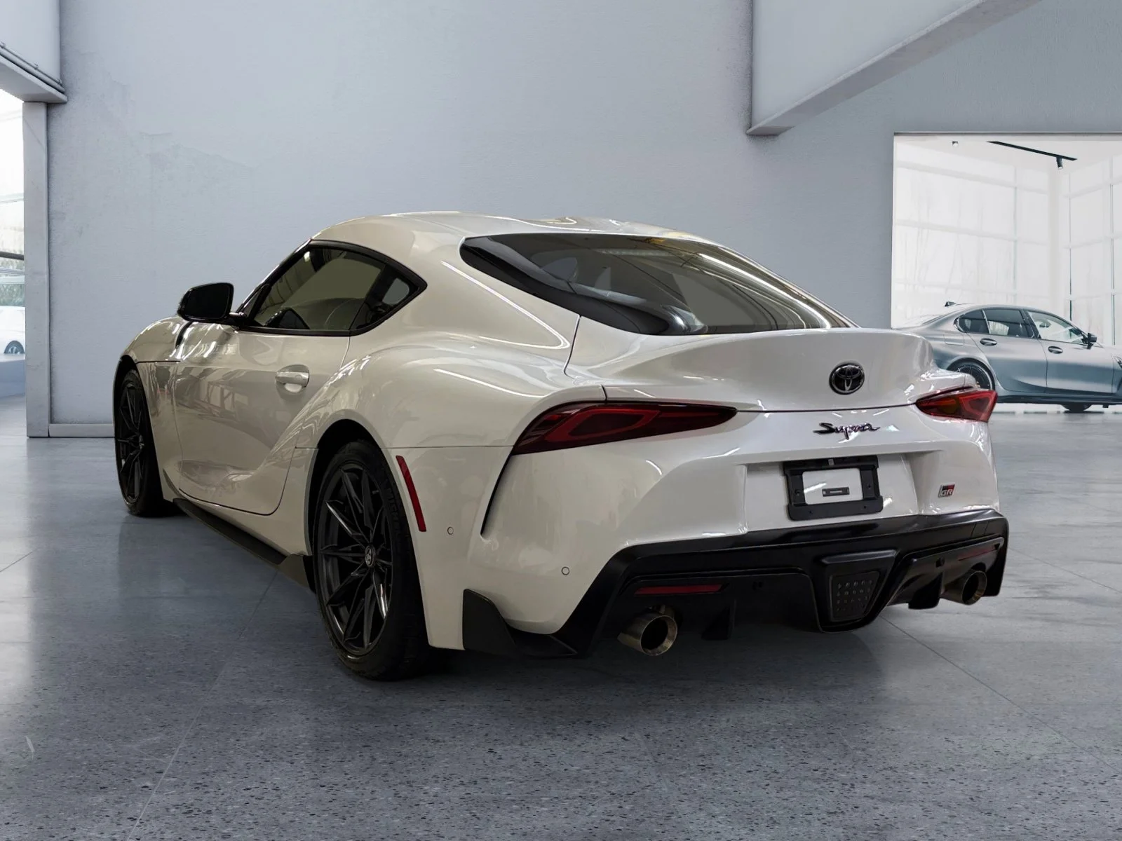 Used 2025 White Toyota 3.0 image 3