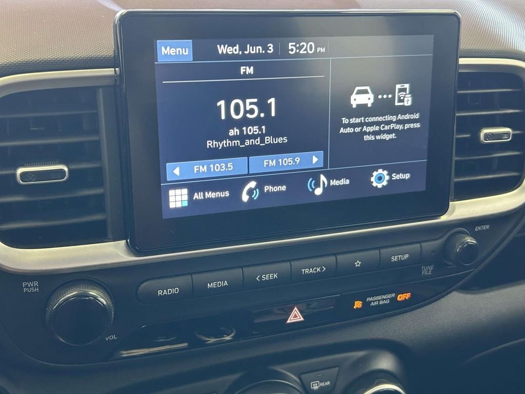 Used 2025 Silver Hyundai SEL image 26