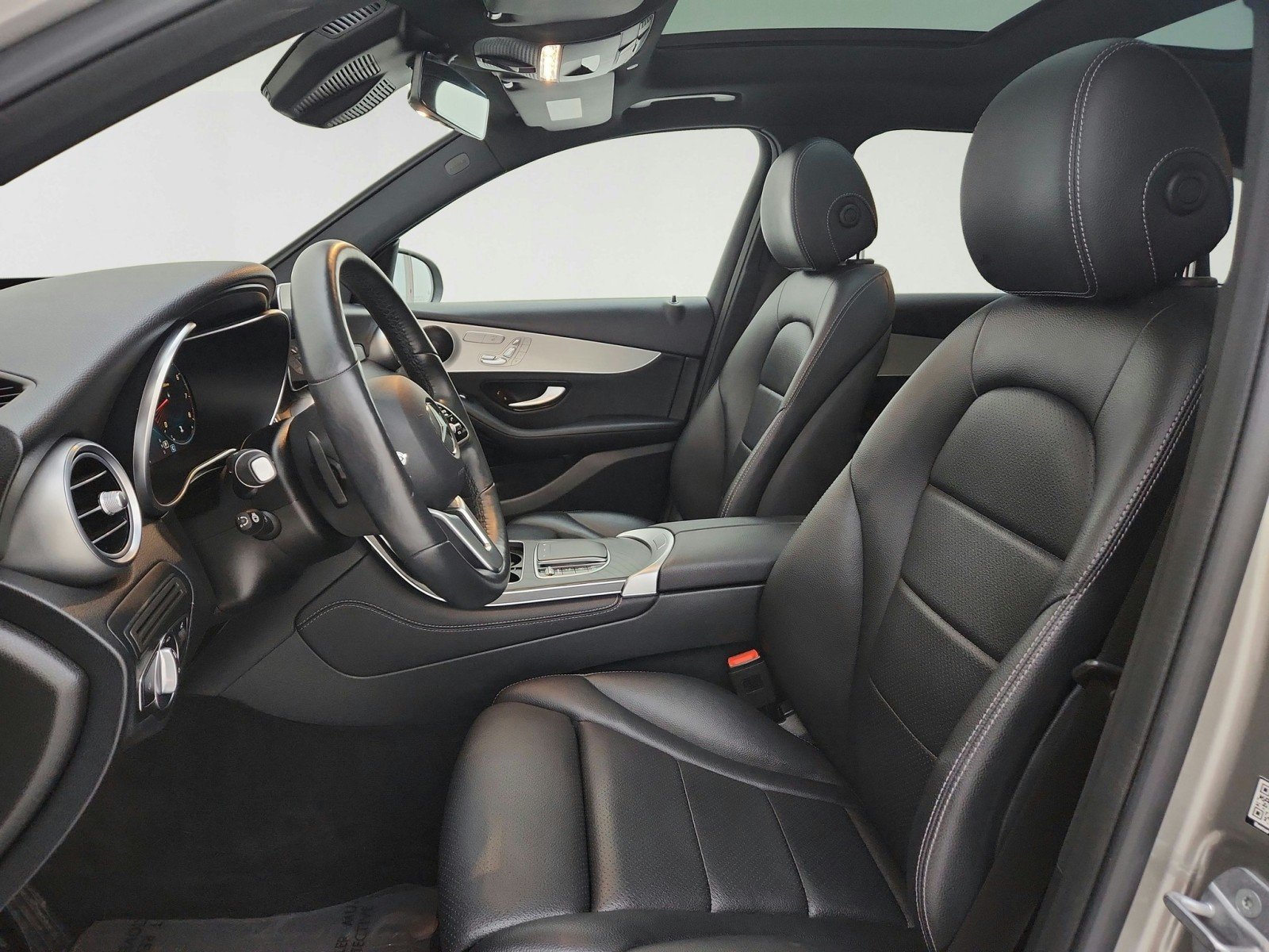 Used 2021 Mojave Silver Metallic Mercedes-Benz GLC 300 image 17