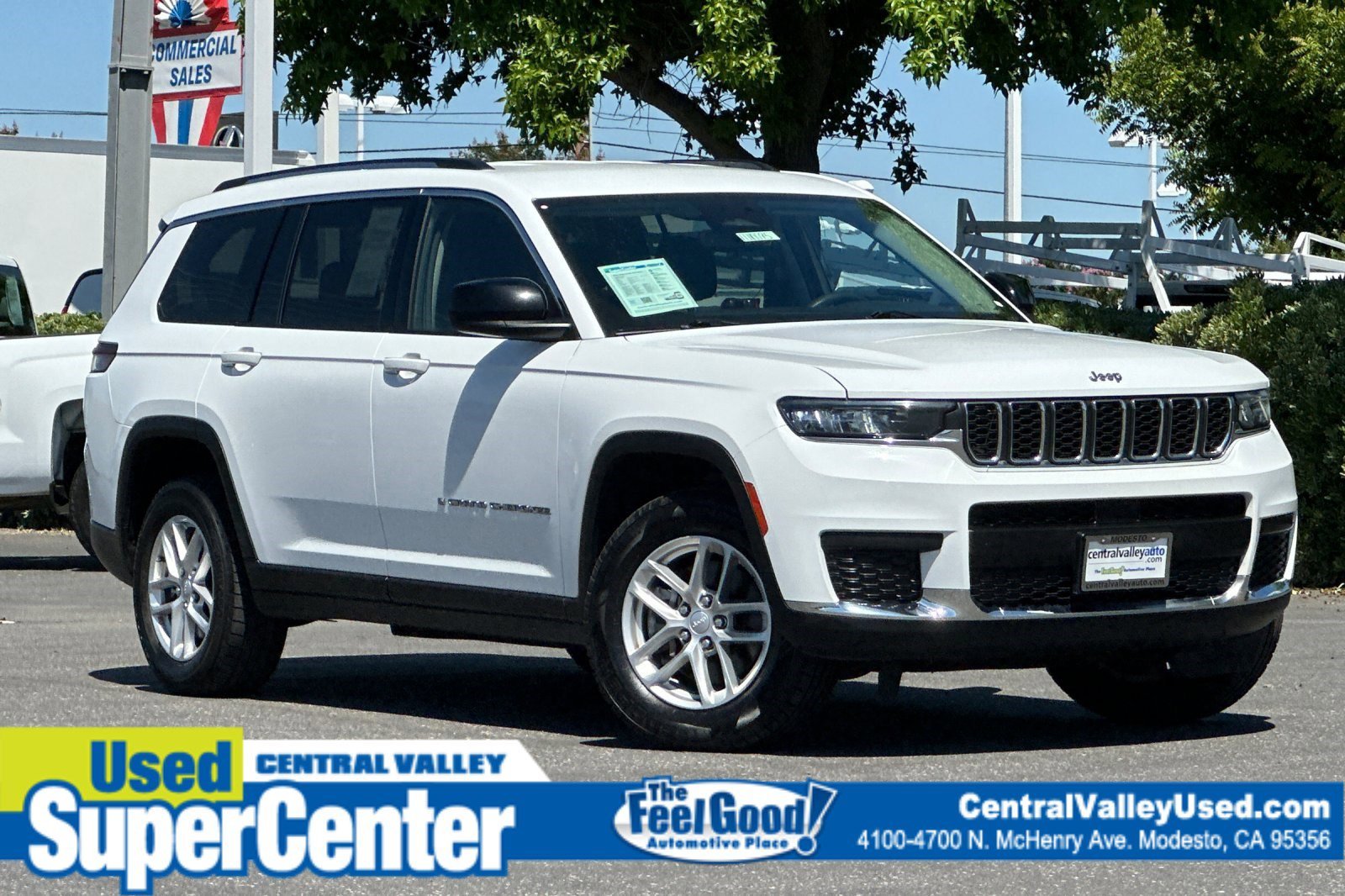 2023 Jeep Grand Cherokee L Laredo 4x4's photo