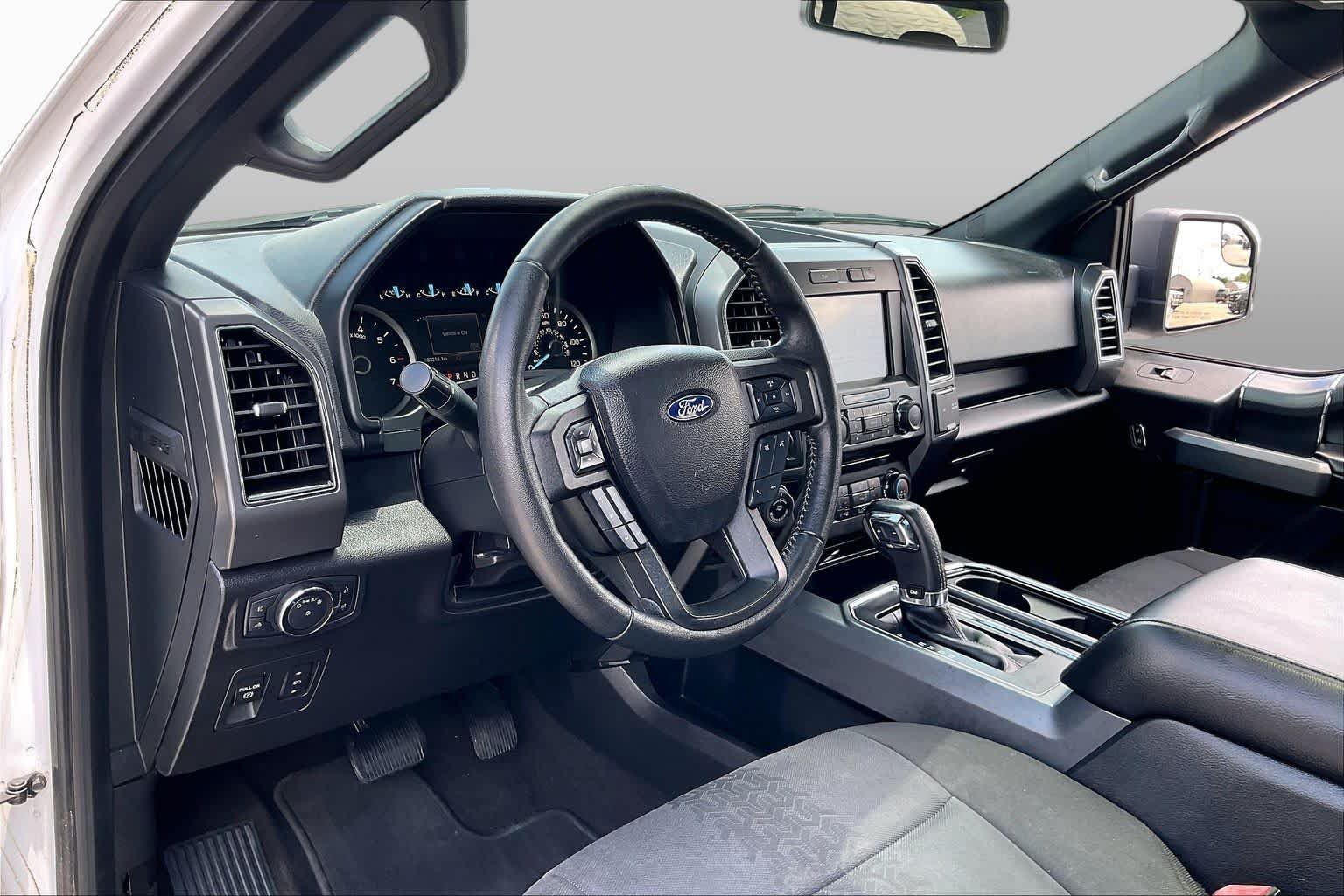Used 2018 Oxford White Ford XLT image 18