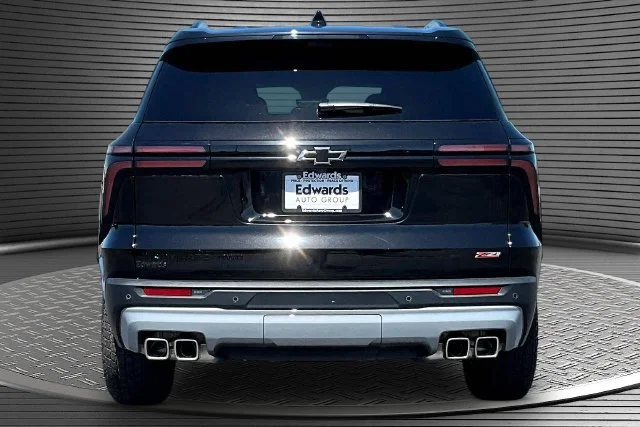 New 2026 Mosaic Black Metallic Chevrolet Z71 image 4