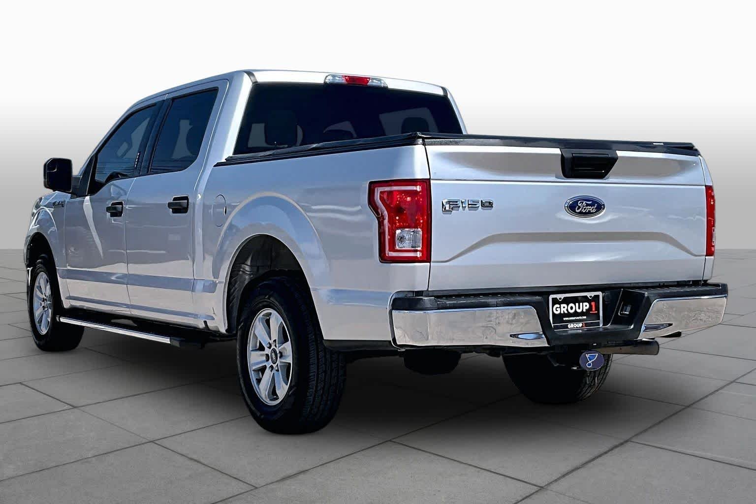 Used 2017 Ingot Silver Ford XLT image 12