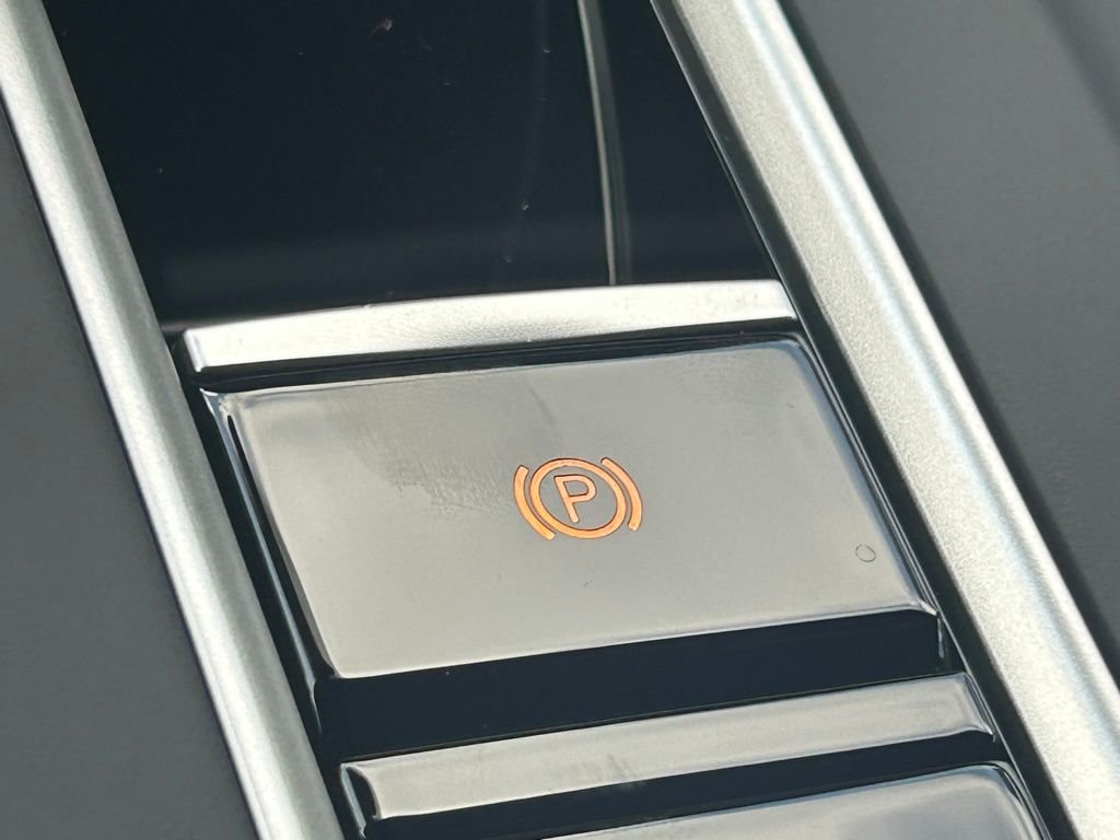 New 2026 White/off-white Volkswagen 2.0T SE image 53