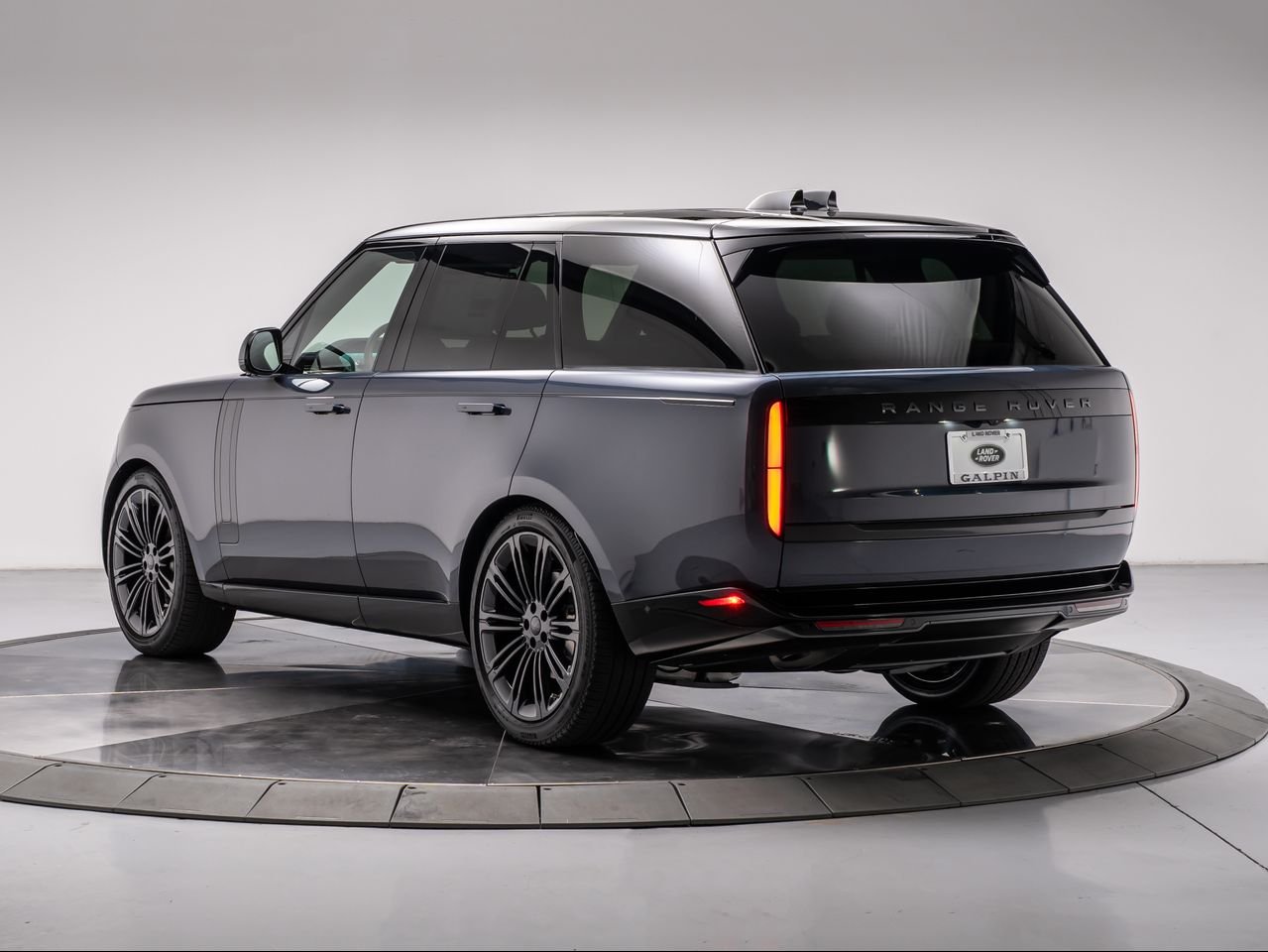 New 2026 Varesine Blue Land Rover P400 SE image 3