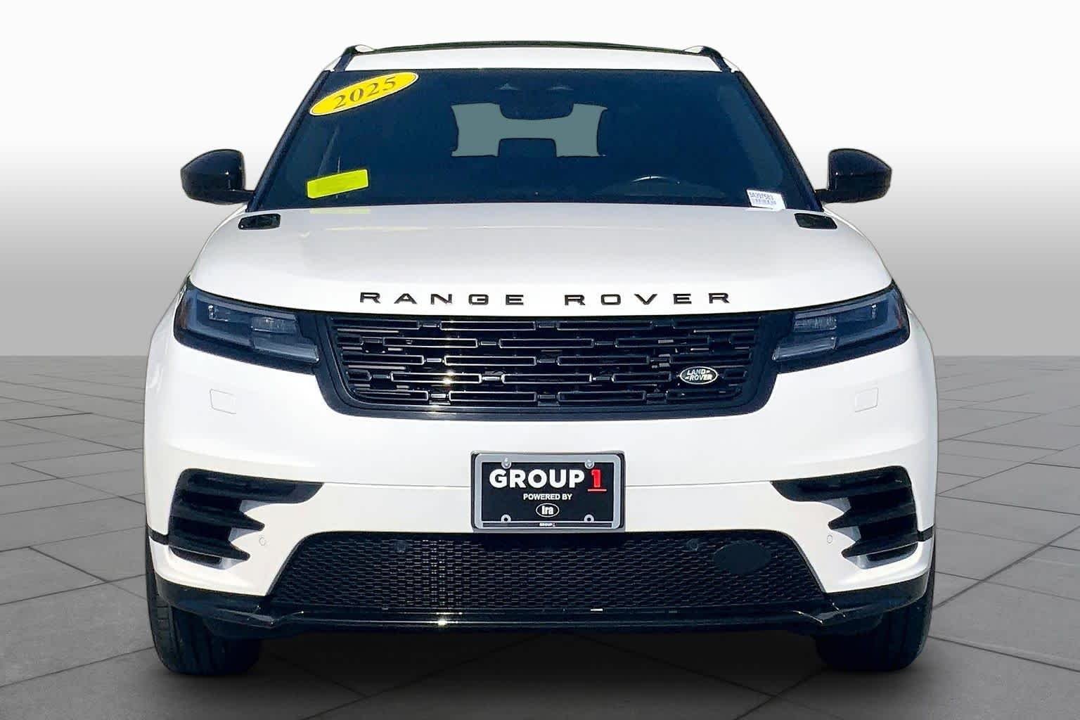Used 2025 Ostuni Pearl White Land Rover Dynamic SE image 4