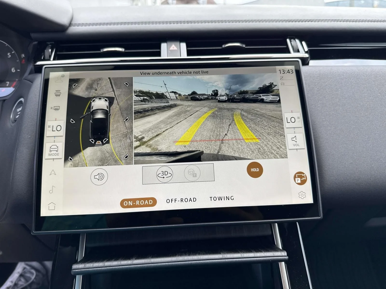 New 2026 Giola Green Land Rover Dynamic SE image 14