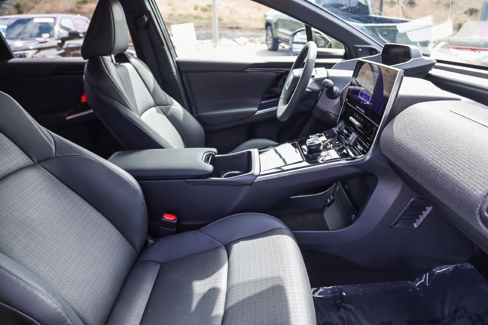 Certified Used 2023 Pearl Toyota Limited image 18