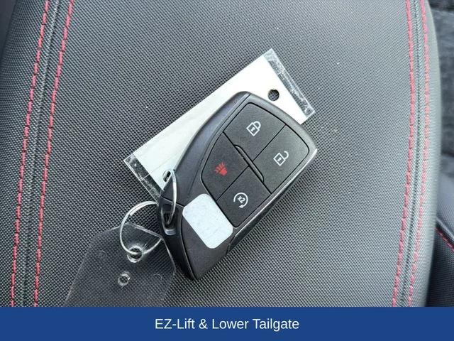 Used 2024 Red Chevrolet Z71 image 33