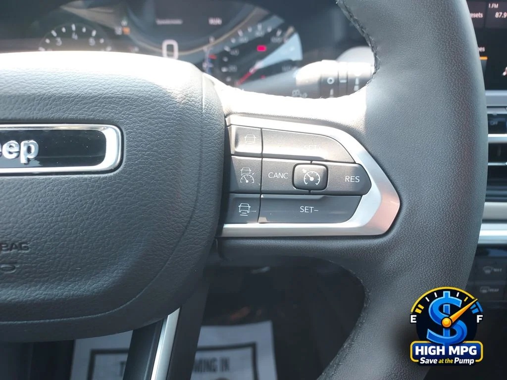 2025 Jeep Compass Limited - Photo 16