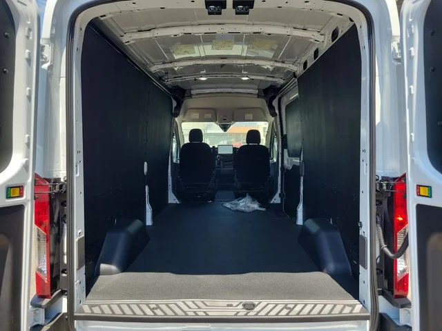 New 2026 Oxford White Ford Base image 5