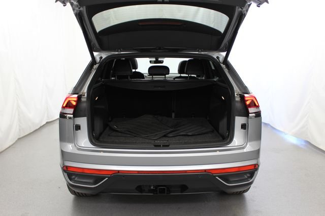 Used 2023 Pyrite Silver Metallic Volkswagen 3.6L V6 SE w/Technology image 9