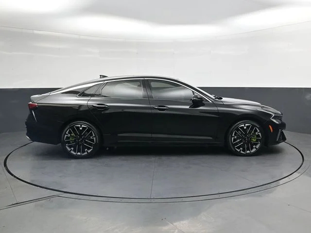Used 2026 Aurora Black Kia GT image 3