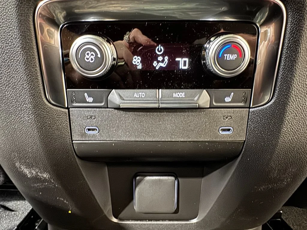 2026 GMC Yukon Denali - Photo 13