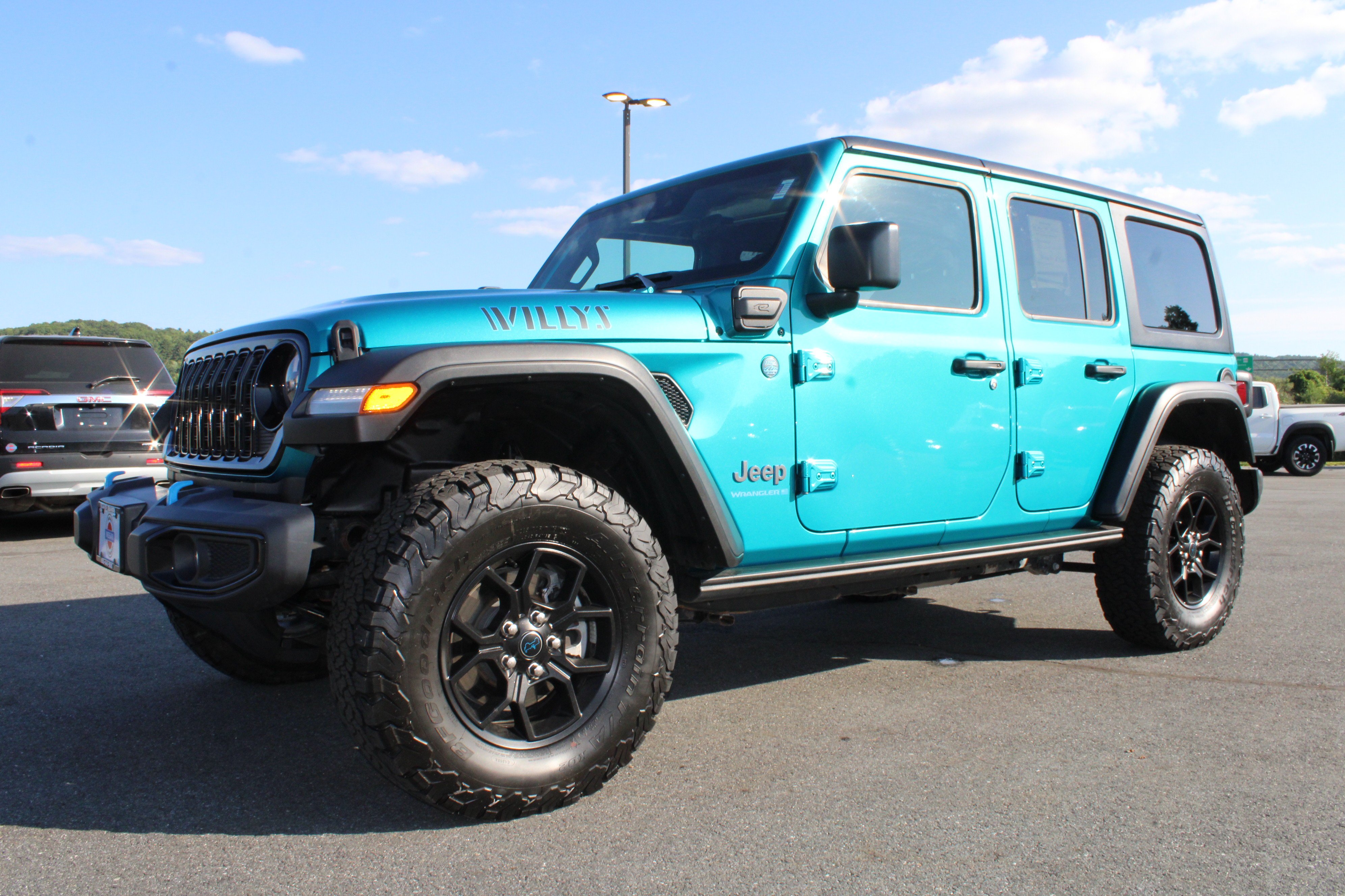 Used 2024 Bikini Pearl Coat Jeep Willys image 21