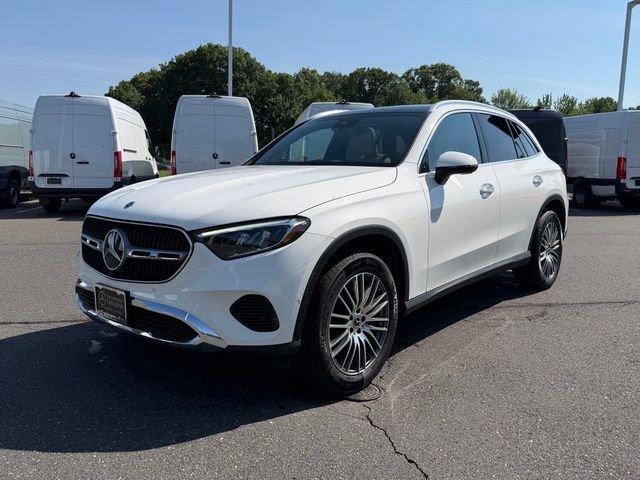 Used 2026 White Mercedes-Benz GLC 300 image 3