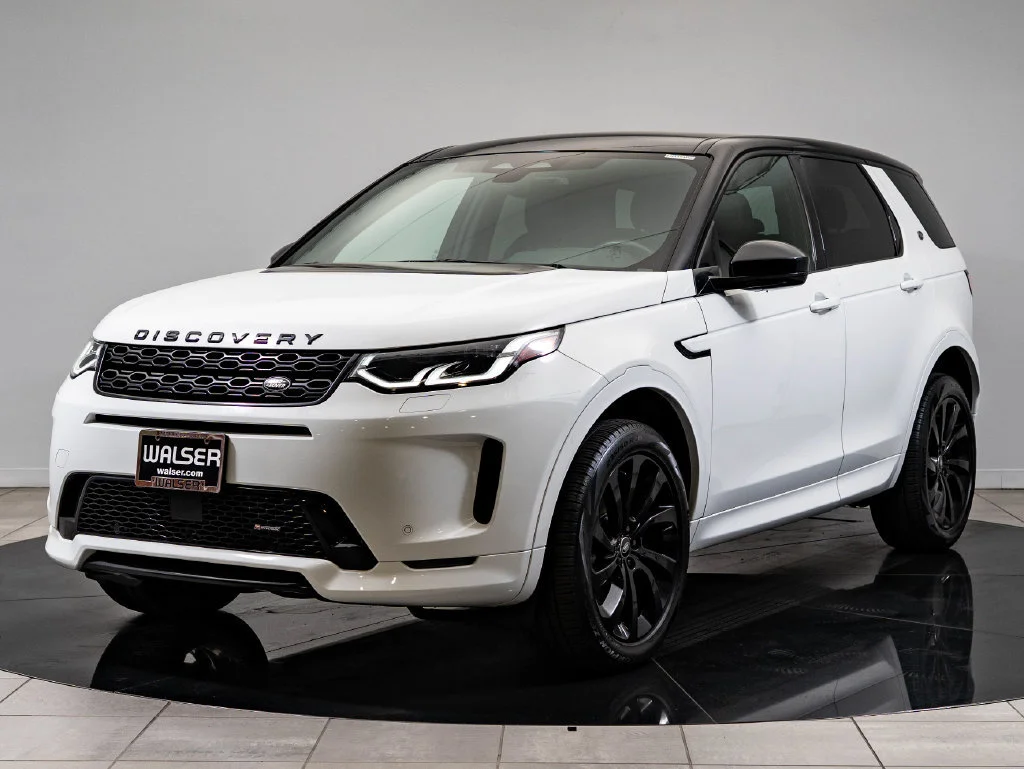 Used 2023 Fuji White Land Rover SE R-Dynamic image 1