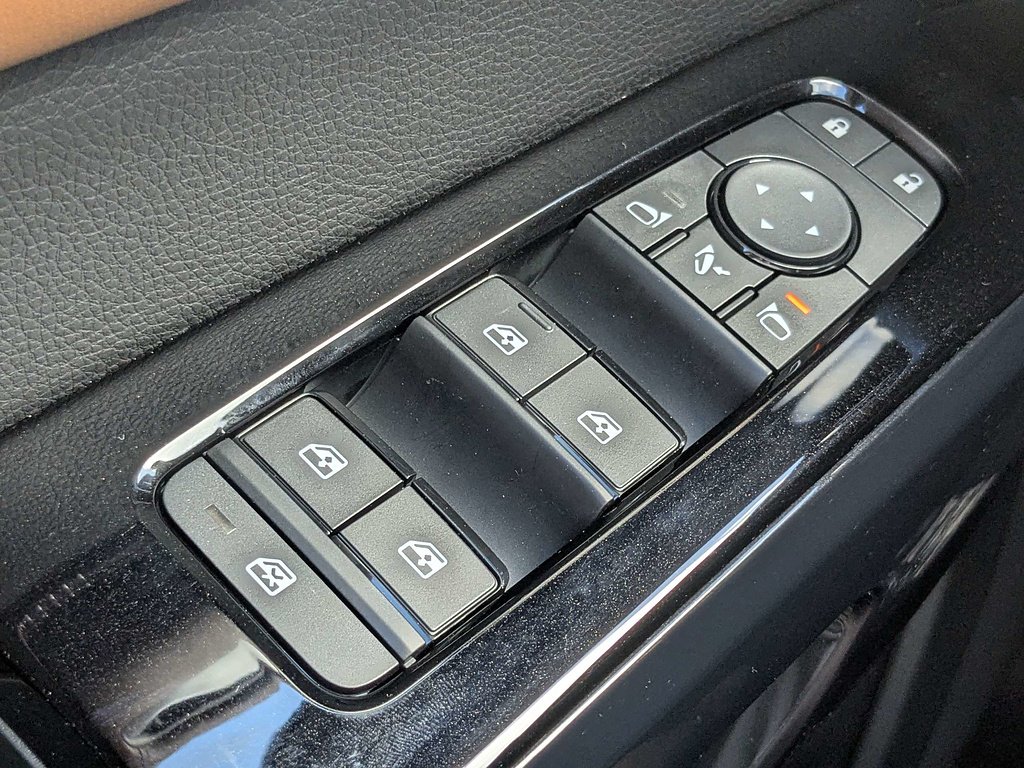 New 2026 Boulder Gray Pearl / Super Black Two-tone Nissan Platinum image 26