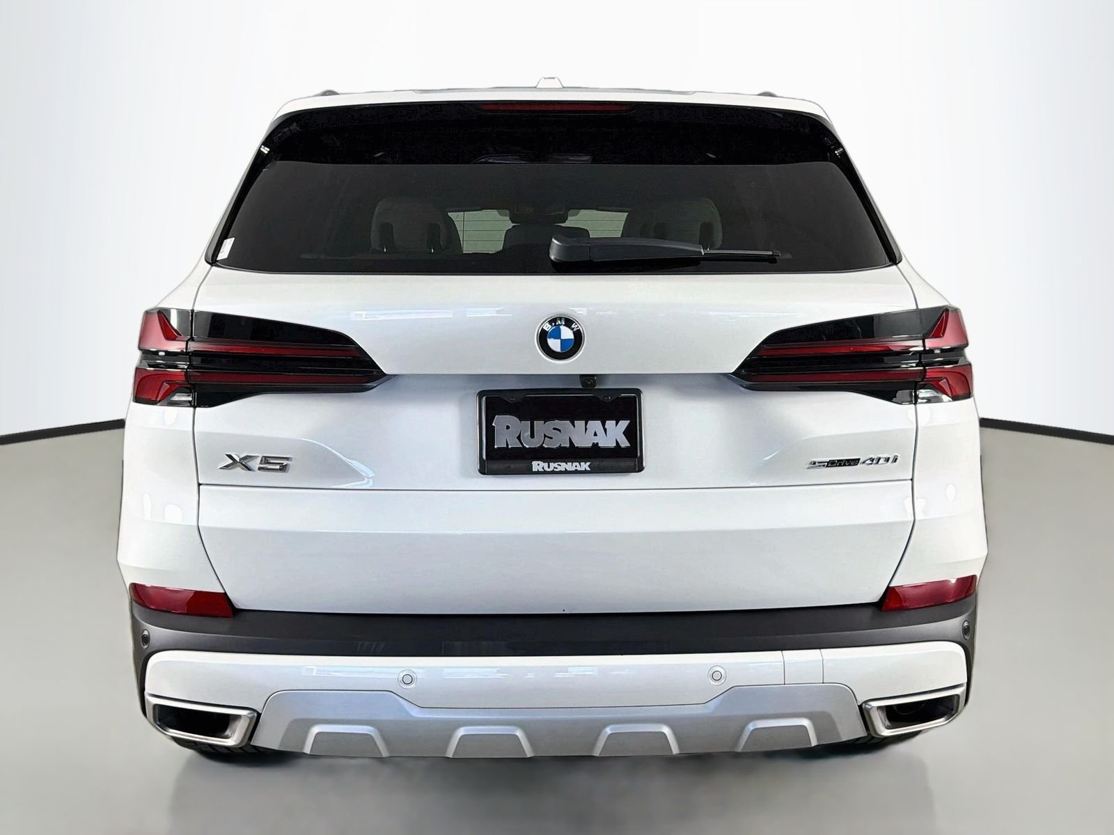 Used 2026 Mineral White Metallic BMW sDrive40i image 6