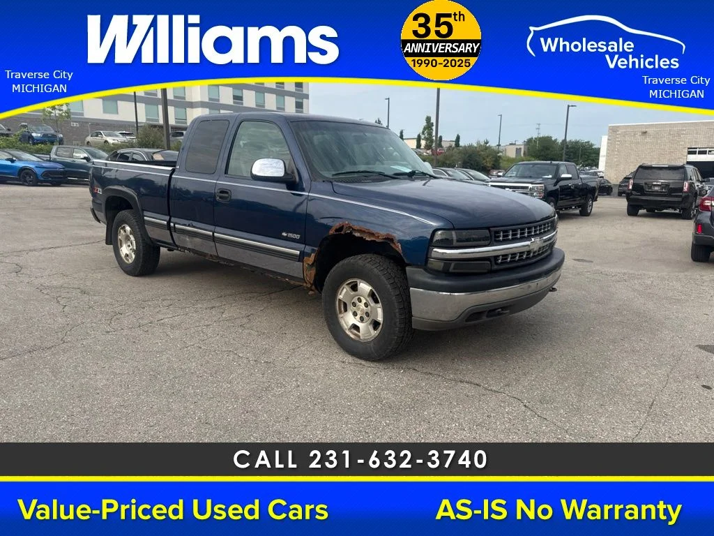 Used 2000 Indigo Blue Metallic Chevrolet LS image 5