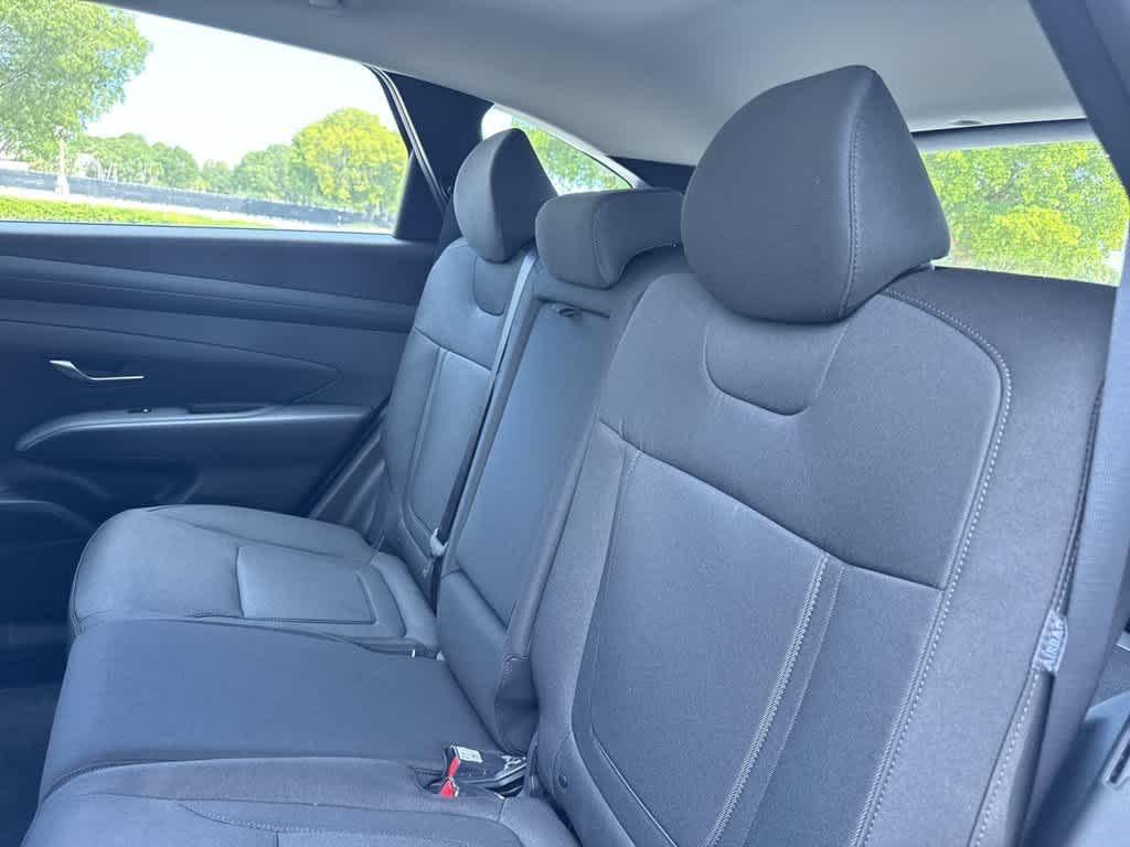 New 2026 Shimmering Silver Hyundai SE FWD image 22