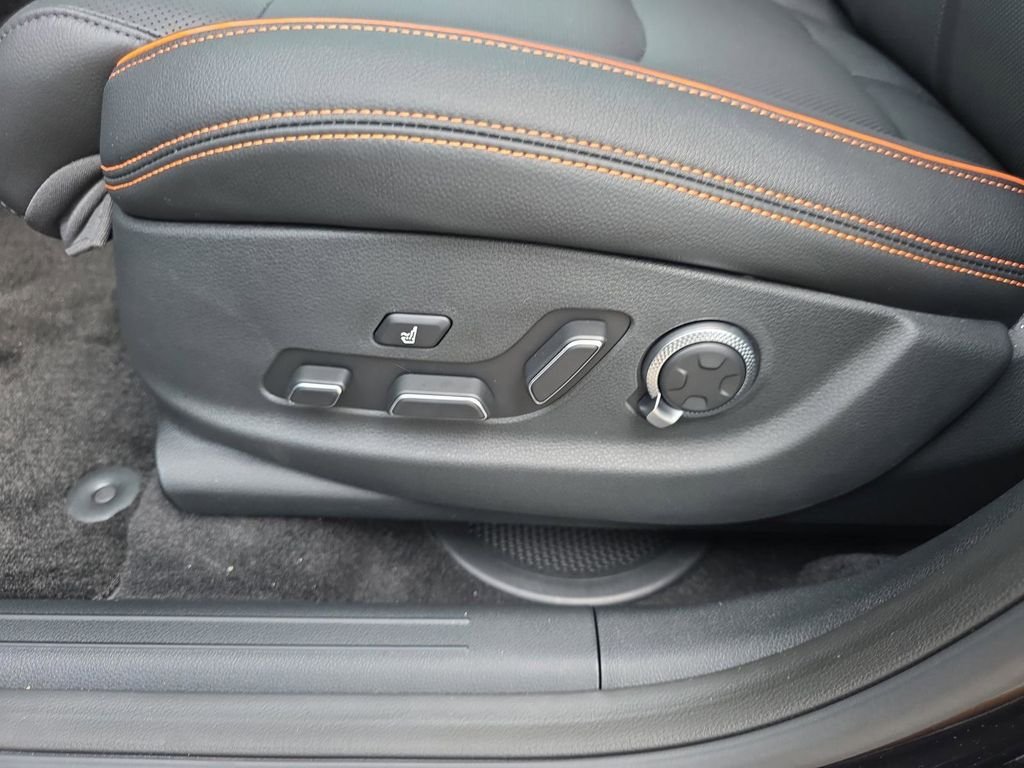 2026 GENESIS GV70 Sport Advanced - Photo 19