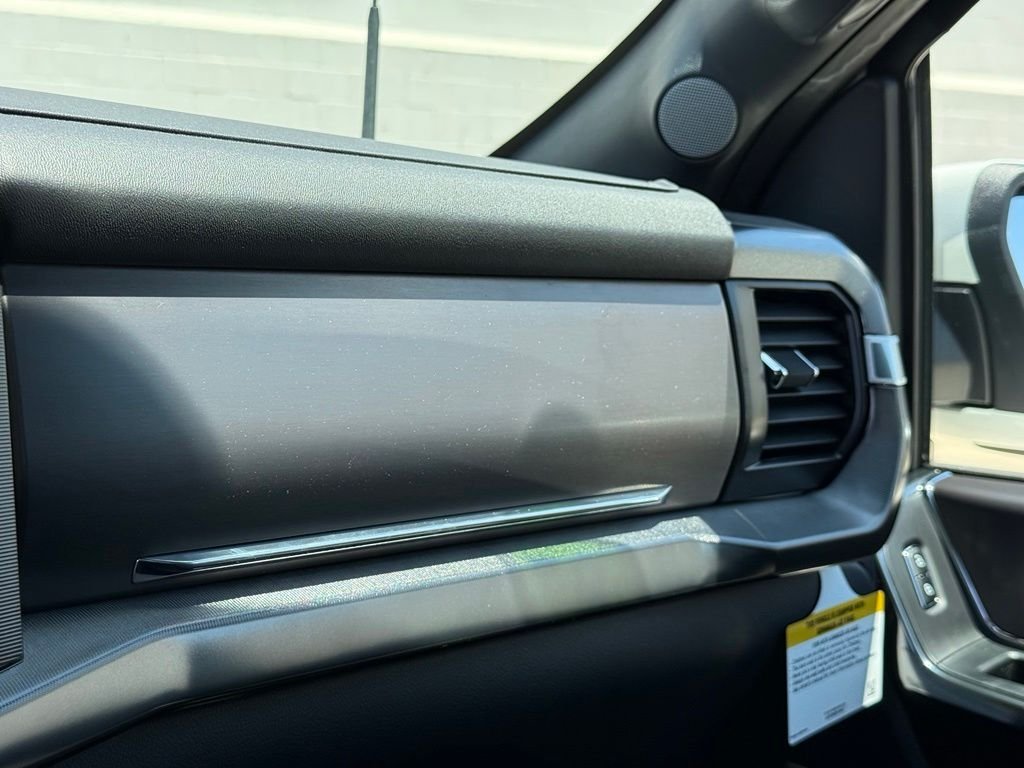 New 2026 Star White Metallic Tri-Coat Ford Platinum® image 8
