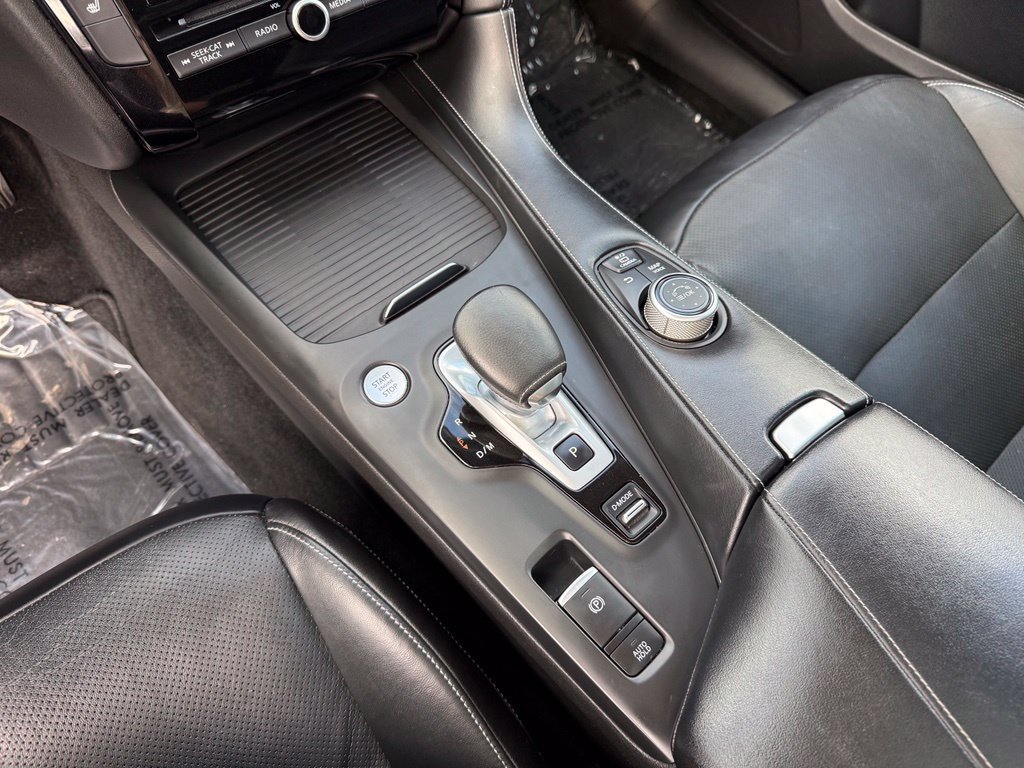Used 2019 White INFINITI ESSENTIAL image 10