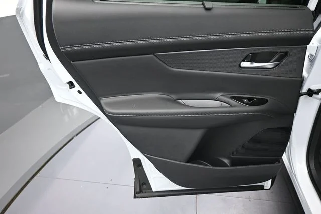 New 2026 White Nissan Platinum image 10
