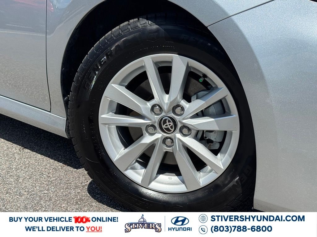 Used 2025 Silver Toyota LE image 4