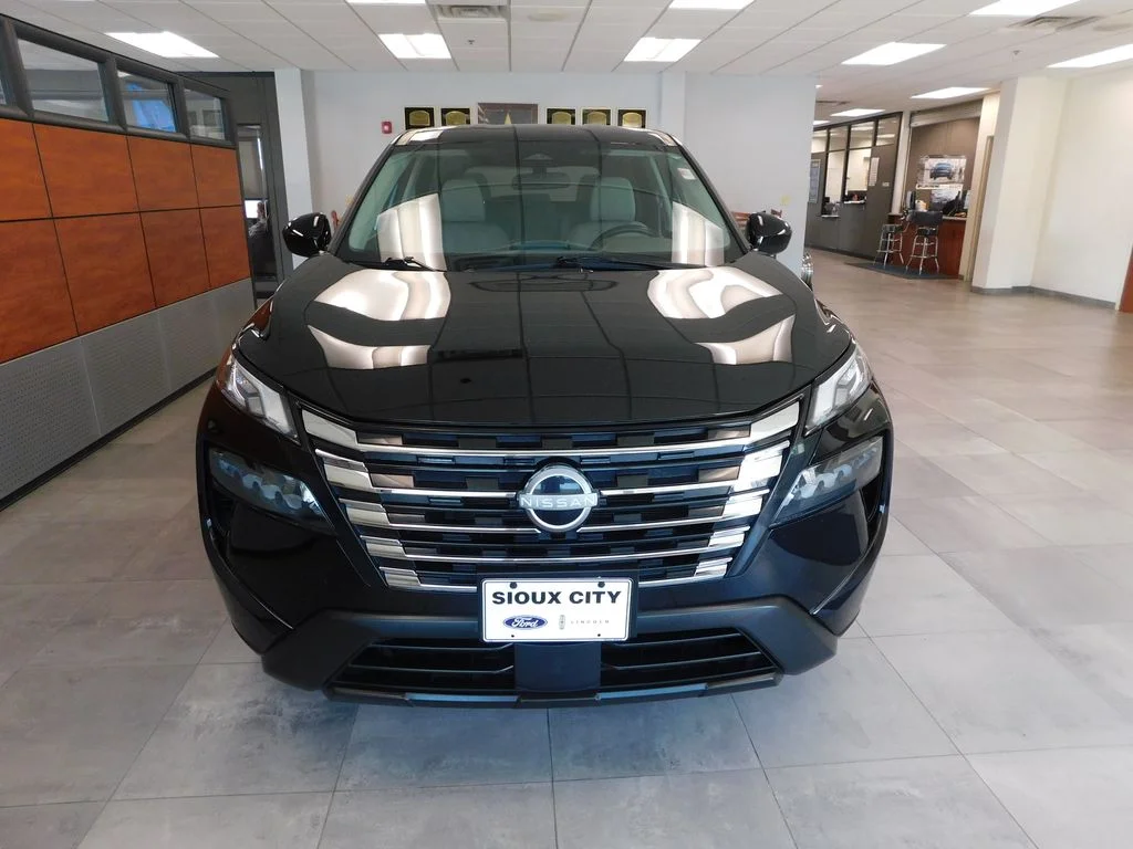 Certified Used 2025 Super Black Nissan SV image 2