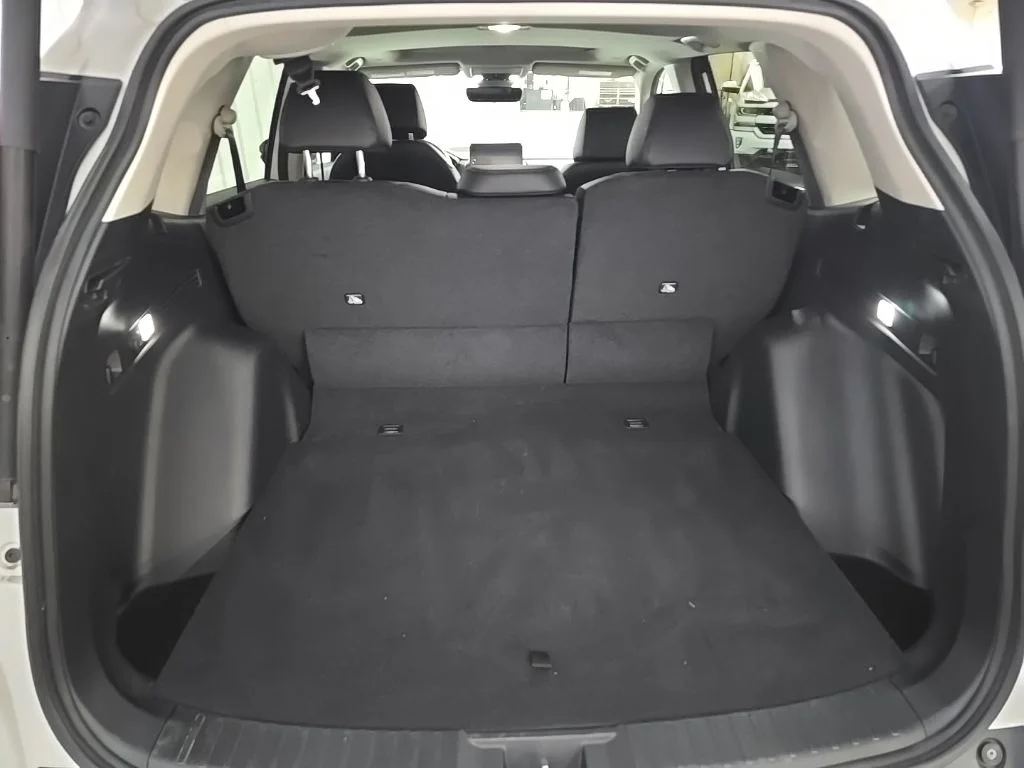 Used 2023 White Honda EX-L image 12