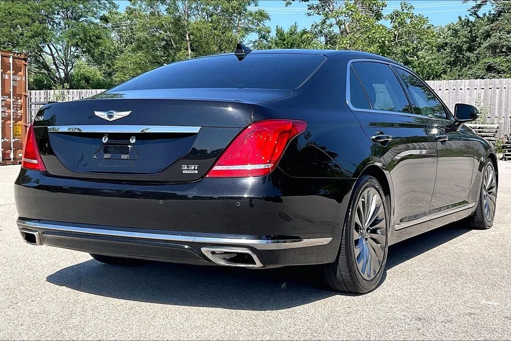 Used 2018 Black Genesis 3.3T Premium image 13
